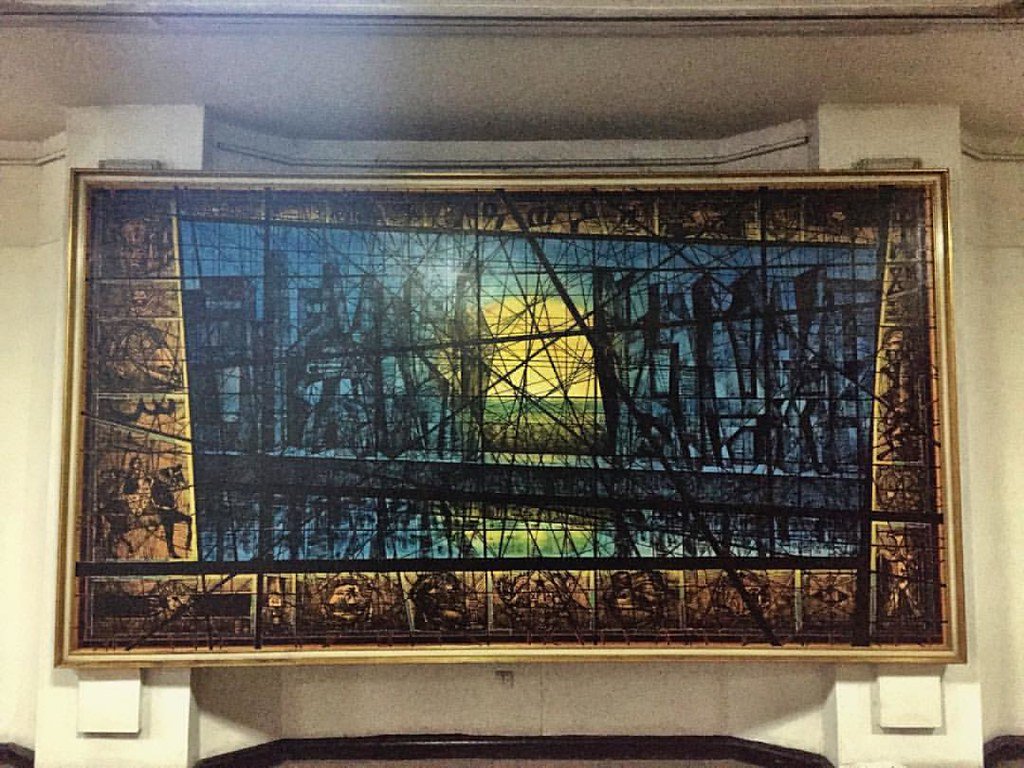 아프워르크 테클레의 '아프리카의 유산' 작품 앞